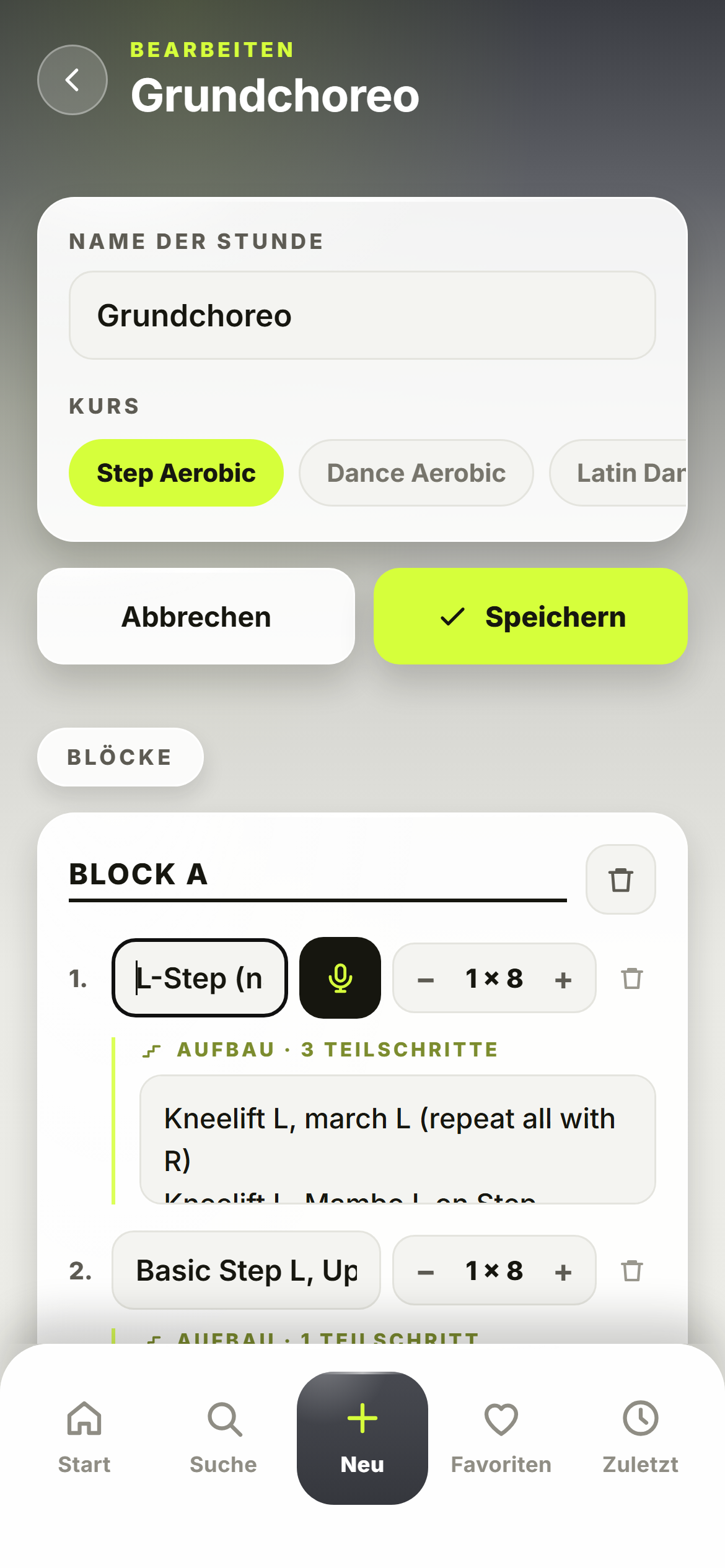 ChoreoPad-Editor: Name der Stunde, Kurs-Chips, Block A mit Schritt, Mikrofon und Counts-Regler, darunter der Aufbau
